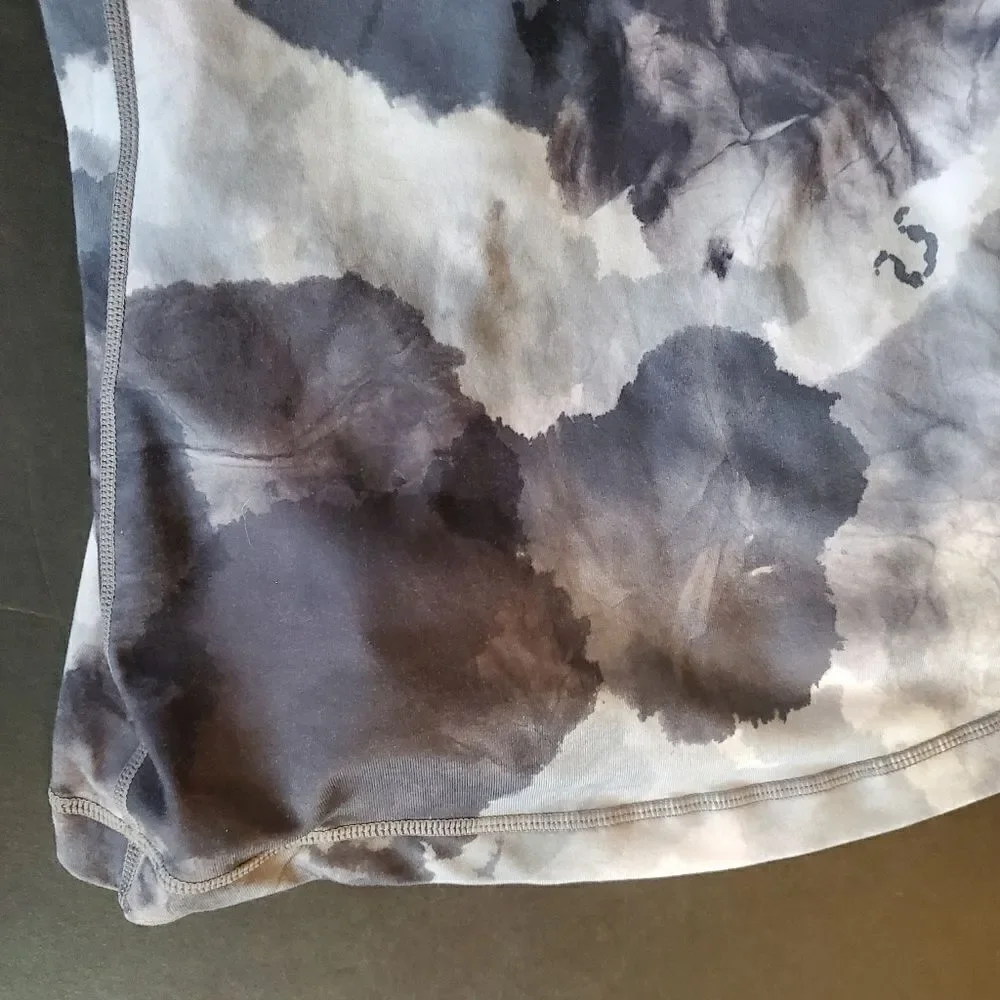 Lululemon Abstract Workout Tank - Picture 7 of 8